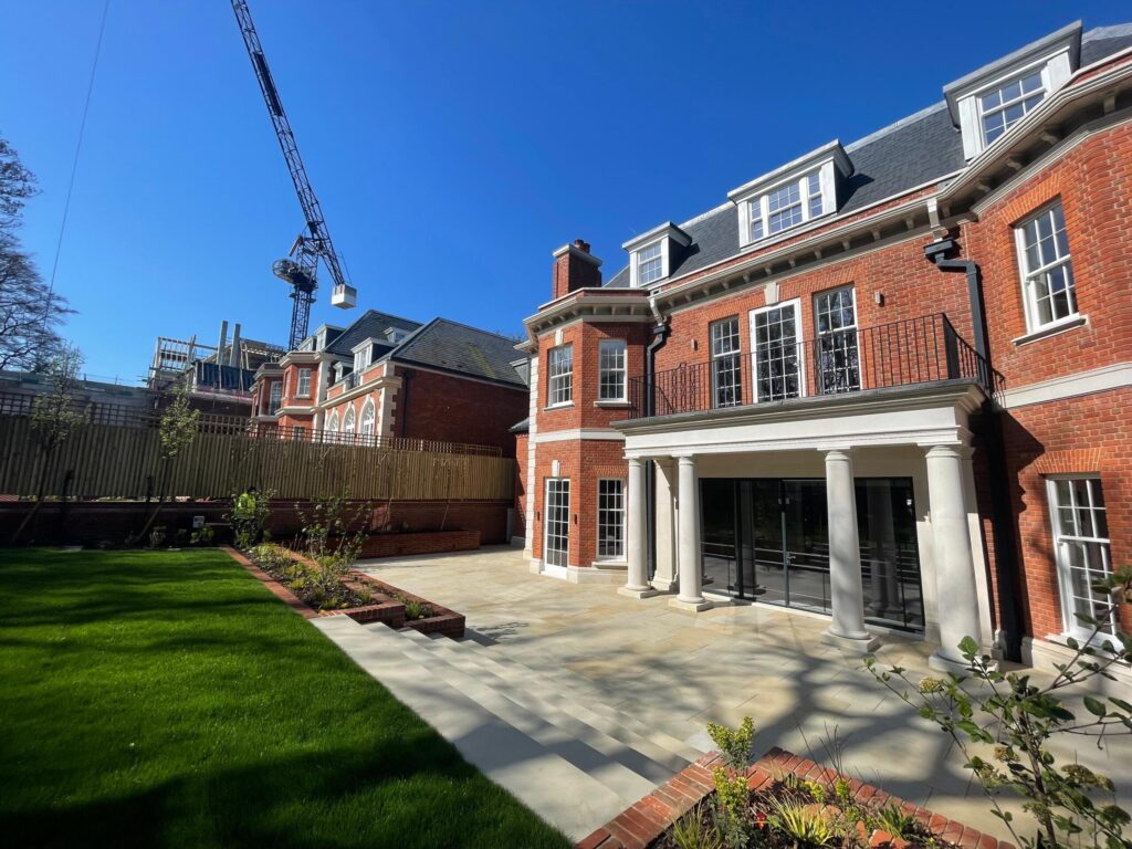 Courteney Avenue, Highgate